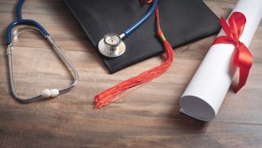 How to thank a doctor with a gift
