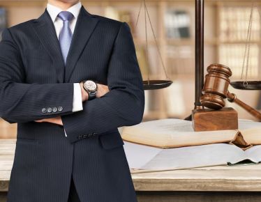 What to give the judge on the occasion of a professional or personal holiday