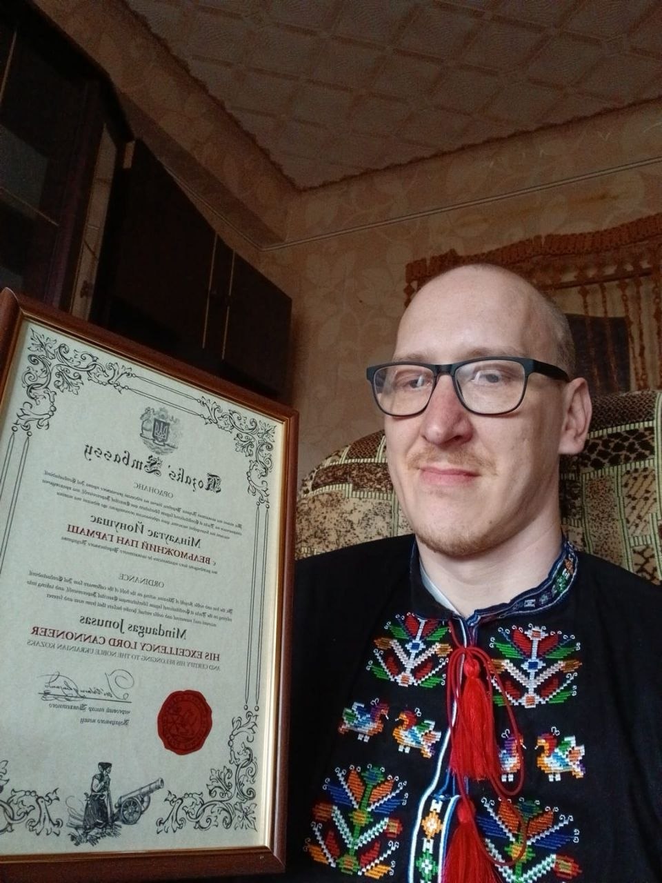 Бойовий медик Збройних Сил України Міндаугас Йонушас з козацьким титулом